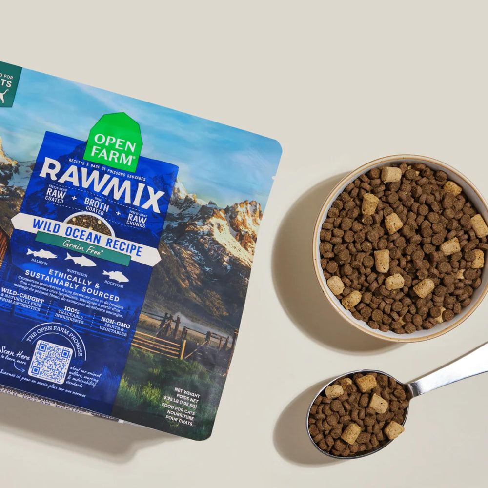 Open Farm RawMix mezcla carne, órganos y hueso para una comida balanceada.