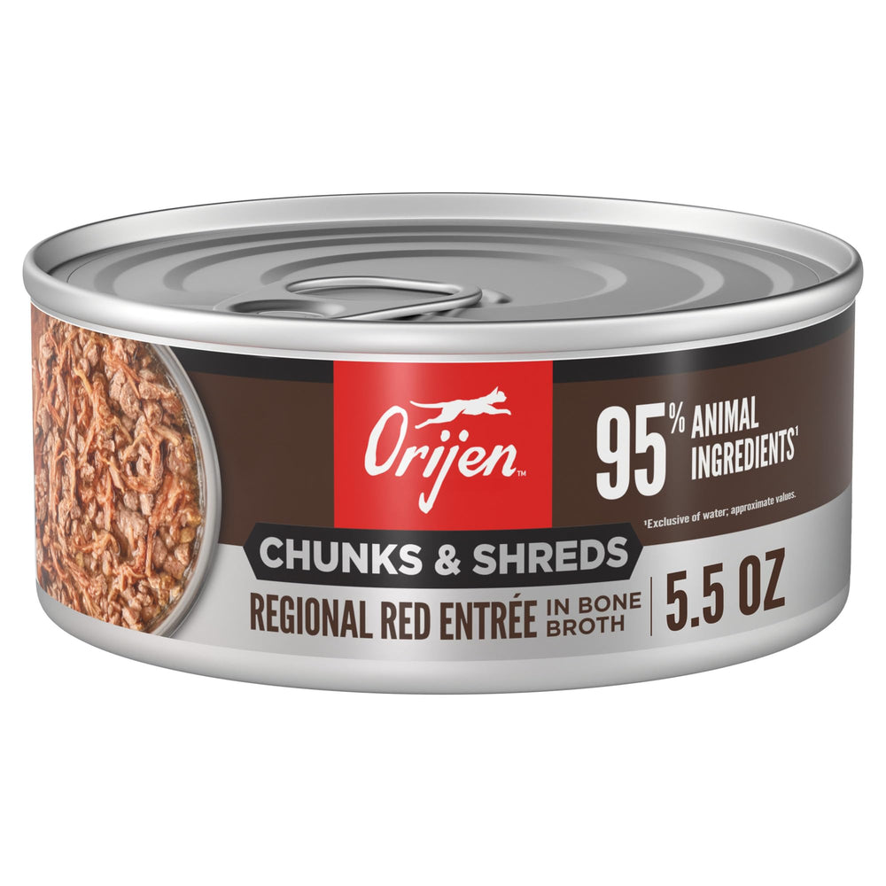 ORIJEN Regional Red Entrée: lata abierta muestra trozos y hebras de carne para textura rica.
