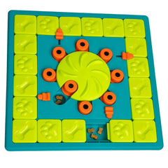 Outward Hound Nina Ottosson Multipuzzle – tablero deslizable para estimular la mente y la búsqueda de premios.