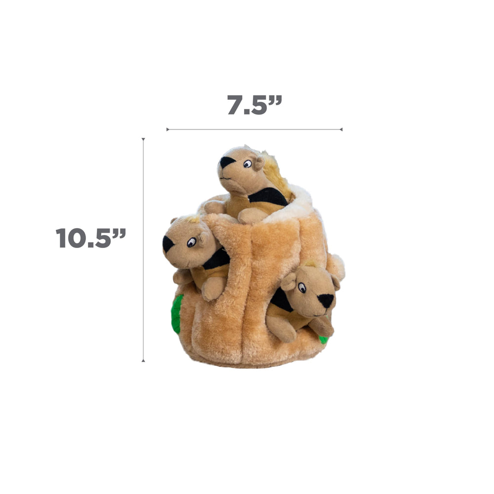 Outward Hound Hide-A-Squirrel se utiliza con supervisión para juego seguro.
