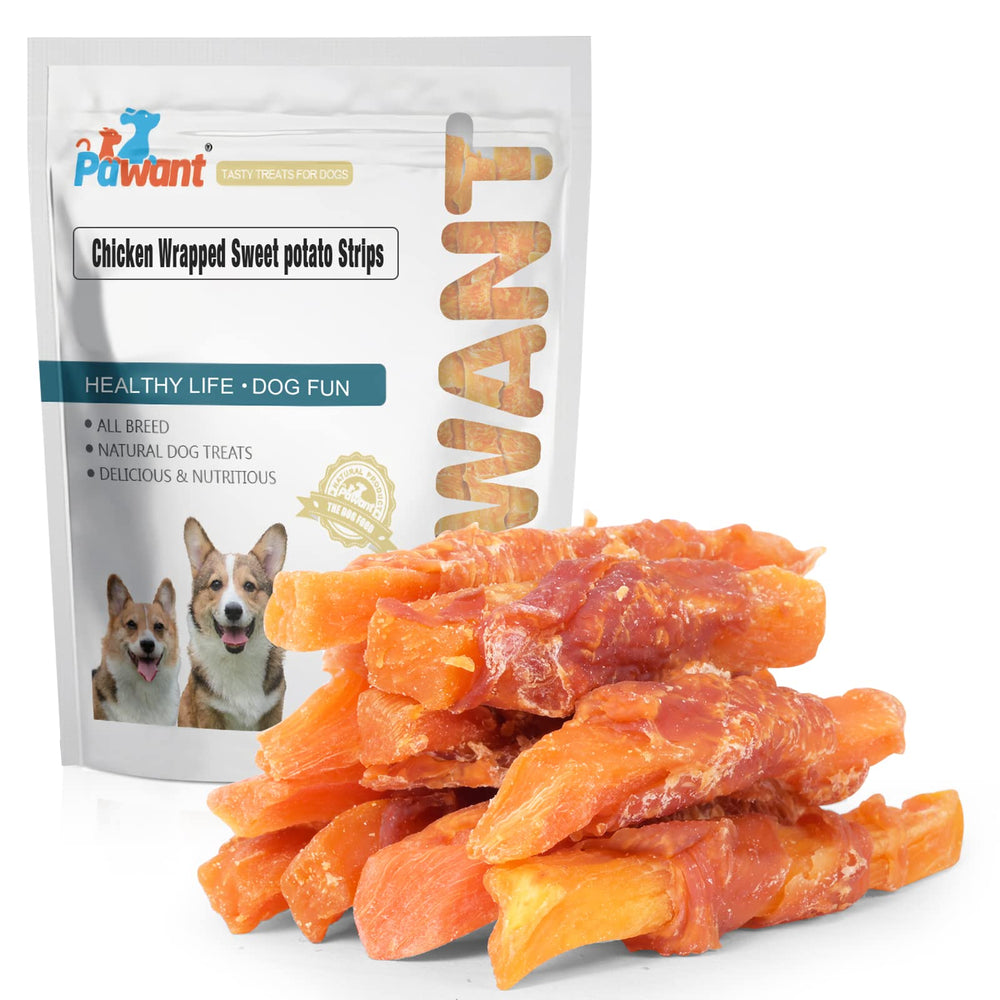 Pawant tiras de pollo envueltas patata dulce en primer plano para entrenamiento.