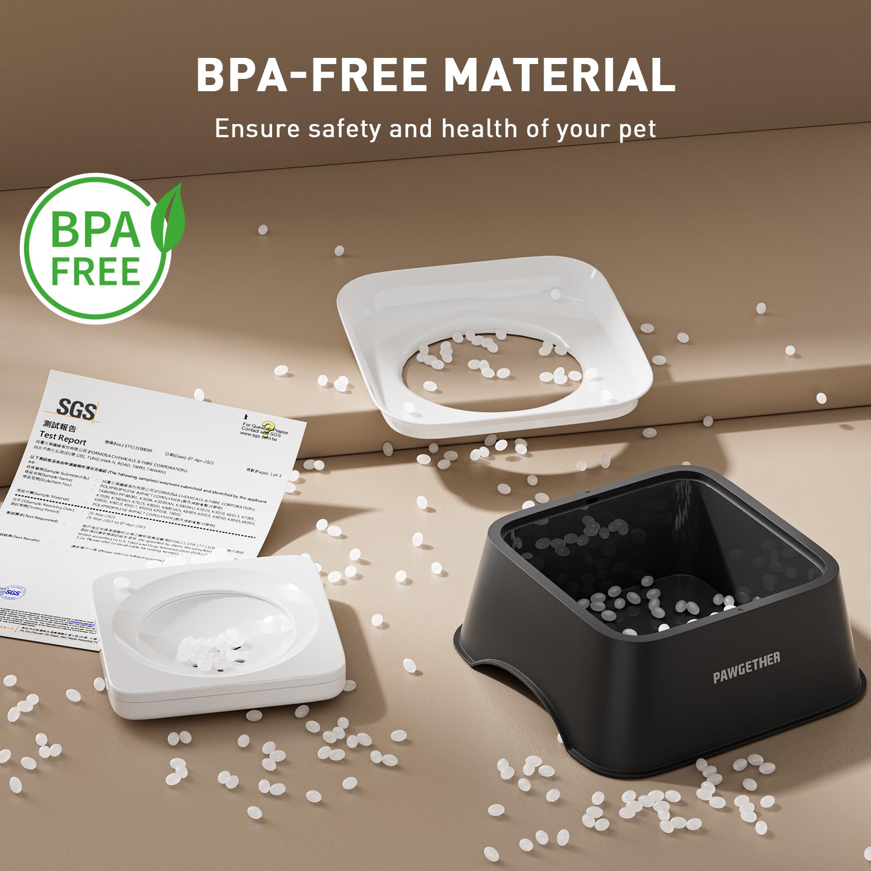 PAWGETHER ranuras ergonómicas de agarre facilitan el manejo del bebedero.