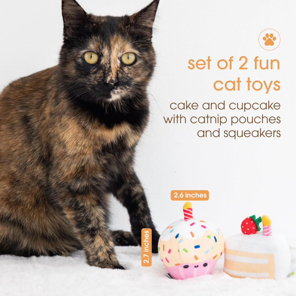 Pearhead cupcake para gatos con sonajero, ideal para perseguir y estimular la curiosidad.