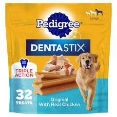 Envase frontal de Pedigree Dentastix grande con sabor original a pollo real para perros grandes.