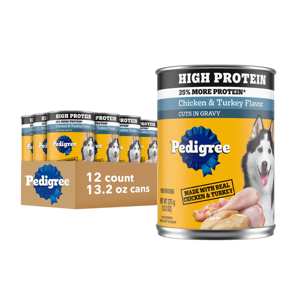 Pedigree alta proteína en lata abierta con salsa, lista para servir a perros adultos.