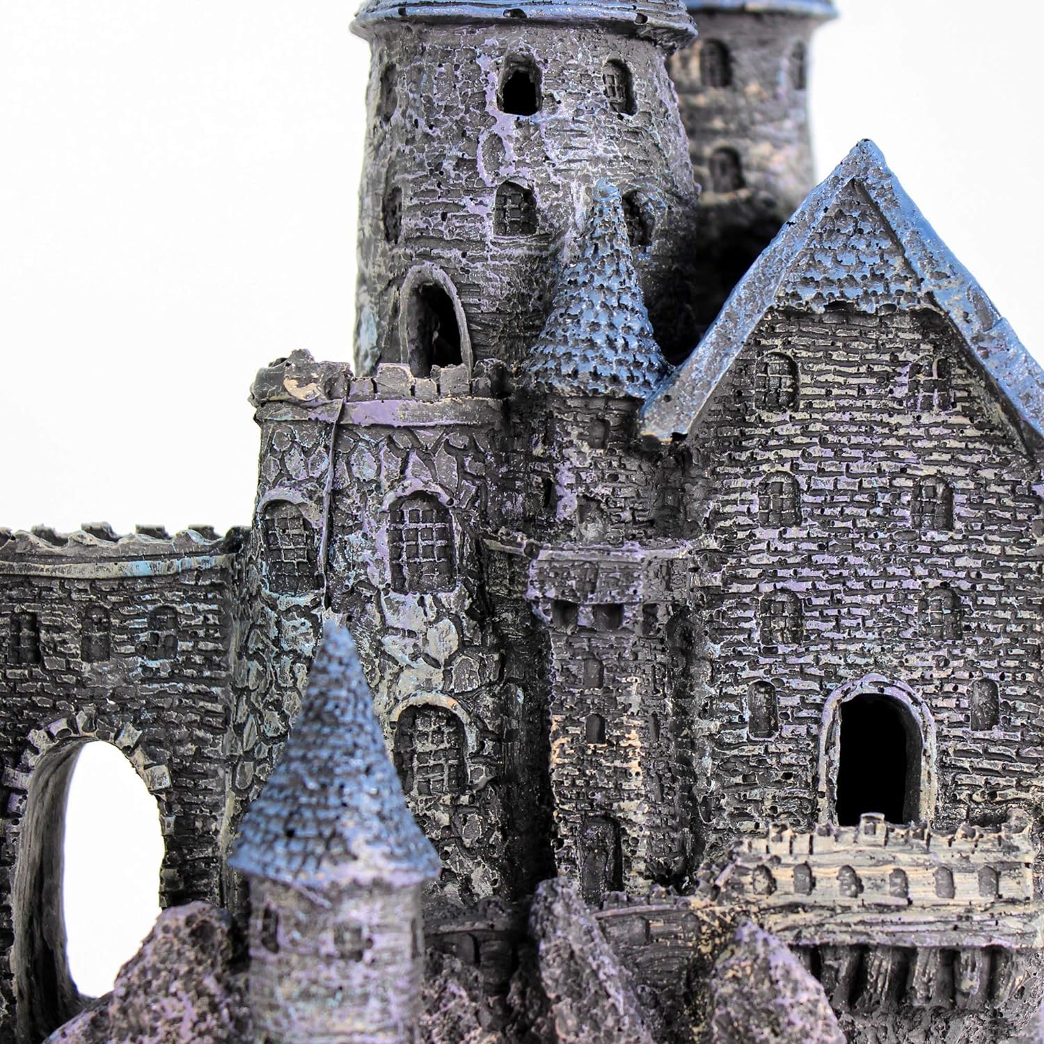 Base sólida del castillo Penn-Plax, decoración estable para acuarios grandes.