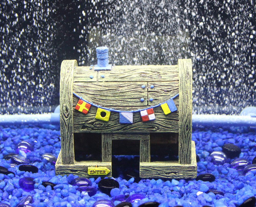 Penn-Plax Krusty Krab en resina segura con base estable para acuario.