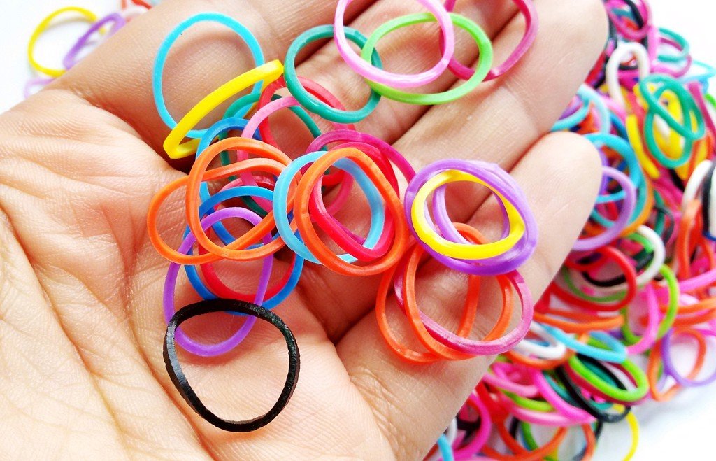 PET SHOW gomas elásticas para peinado diario, ideales para coletas y moños en mascotas.