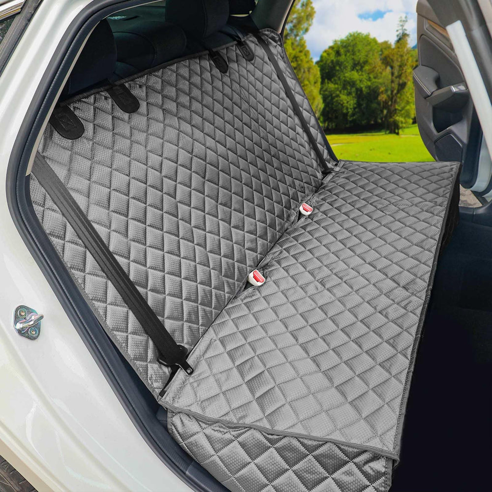PETICON protección contra derrames y arañazos en el asiento trasero.