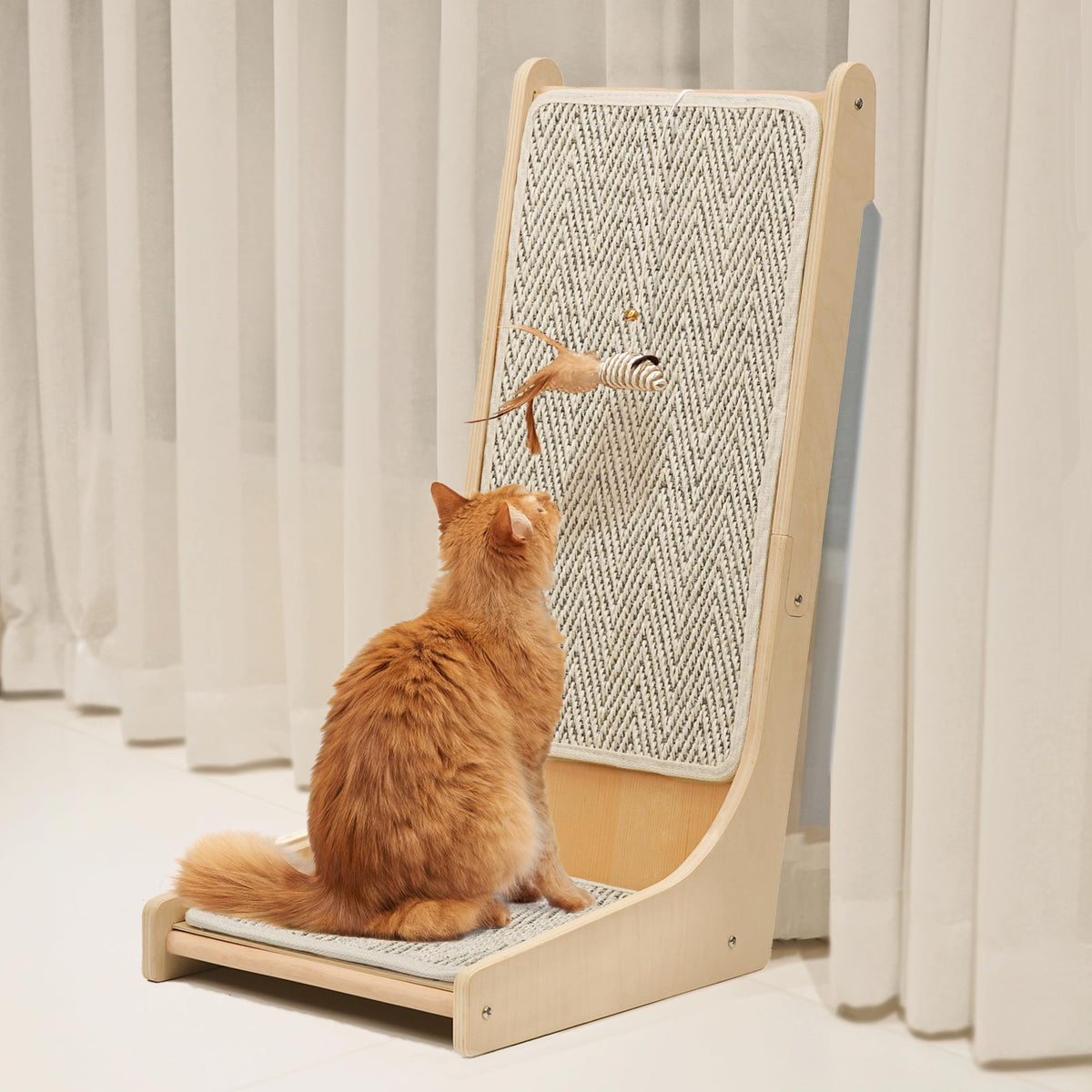 PETKARAY rasca-gato 105° con sisal para rascado cómodo y natural.