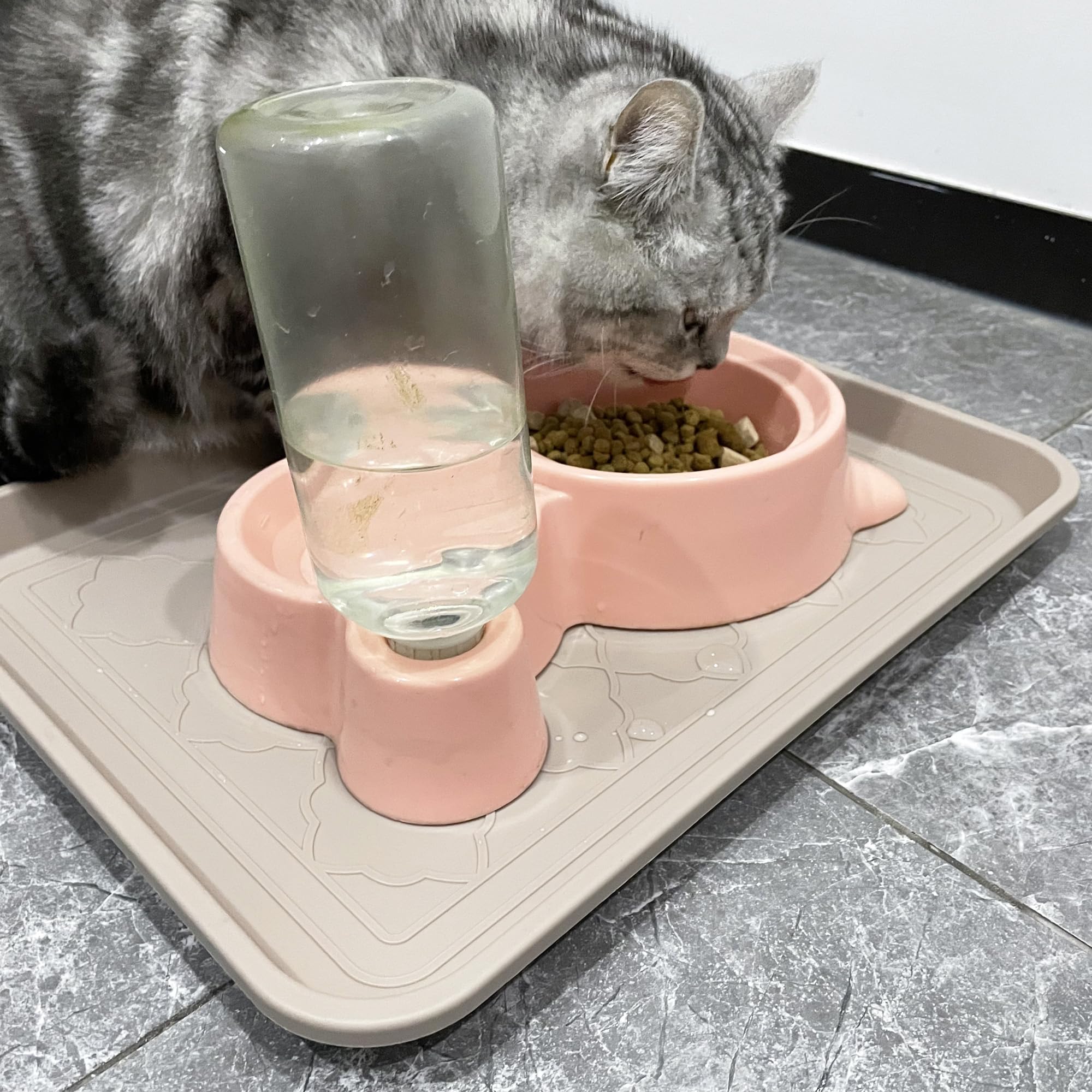 PetLike bandeja con base antideslizante, garantiza estabilidad sobre el suelo.