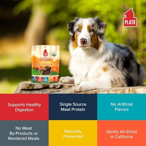 Trozos de PLATO Real Strips, fáciles de masticar para perros pequeños.