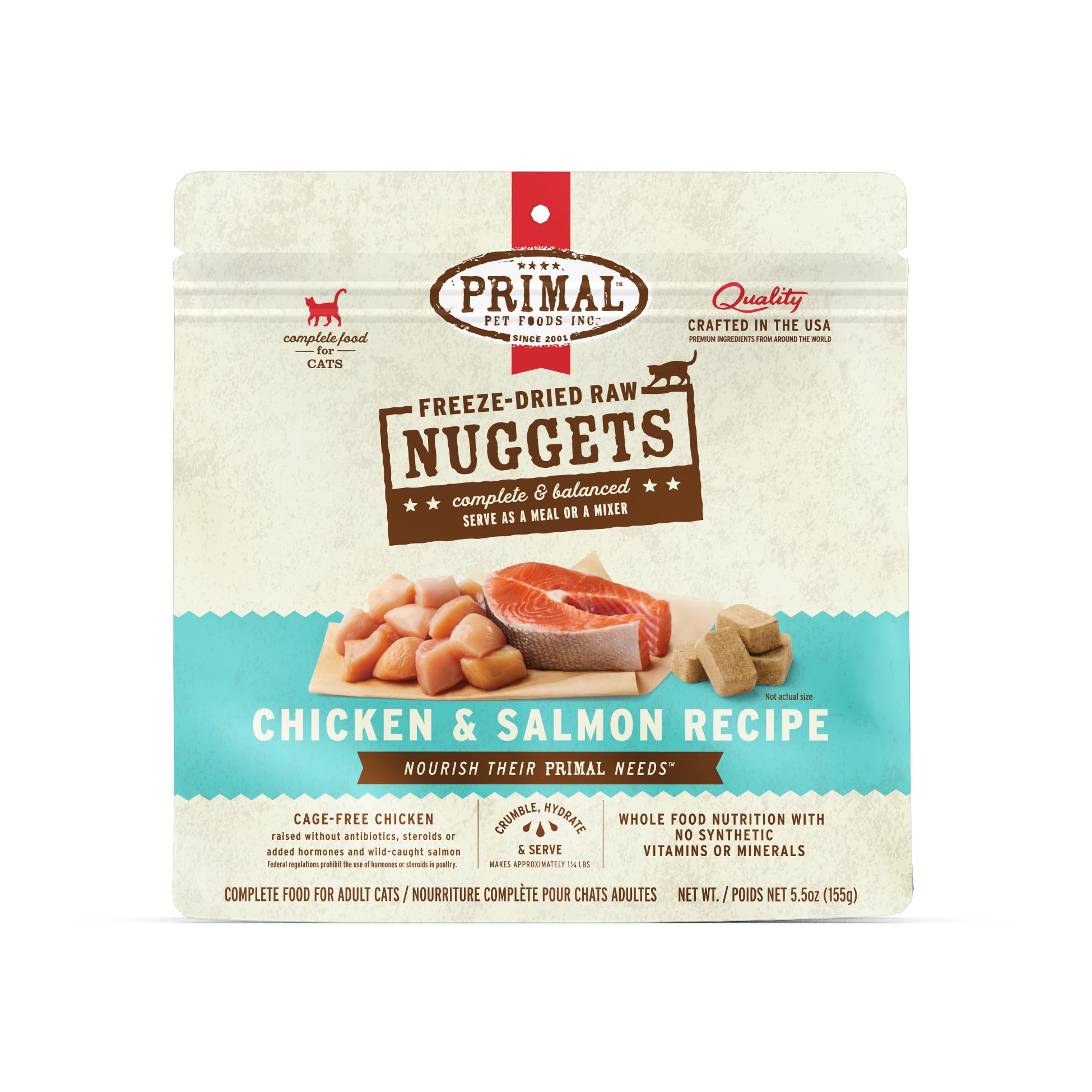 Primal Pet Foods Nuggets pollo-salmon, primer plano, comida completa y proteica para gatos.