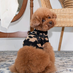 Puppia Serval Jacket pullover ajuste de pecho con hebilla para ajuste seguro.