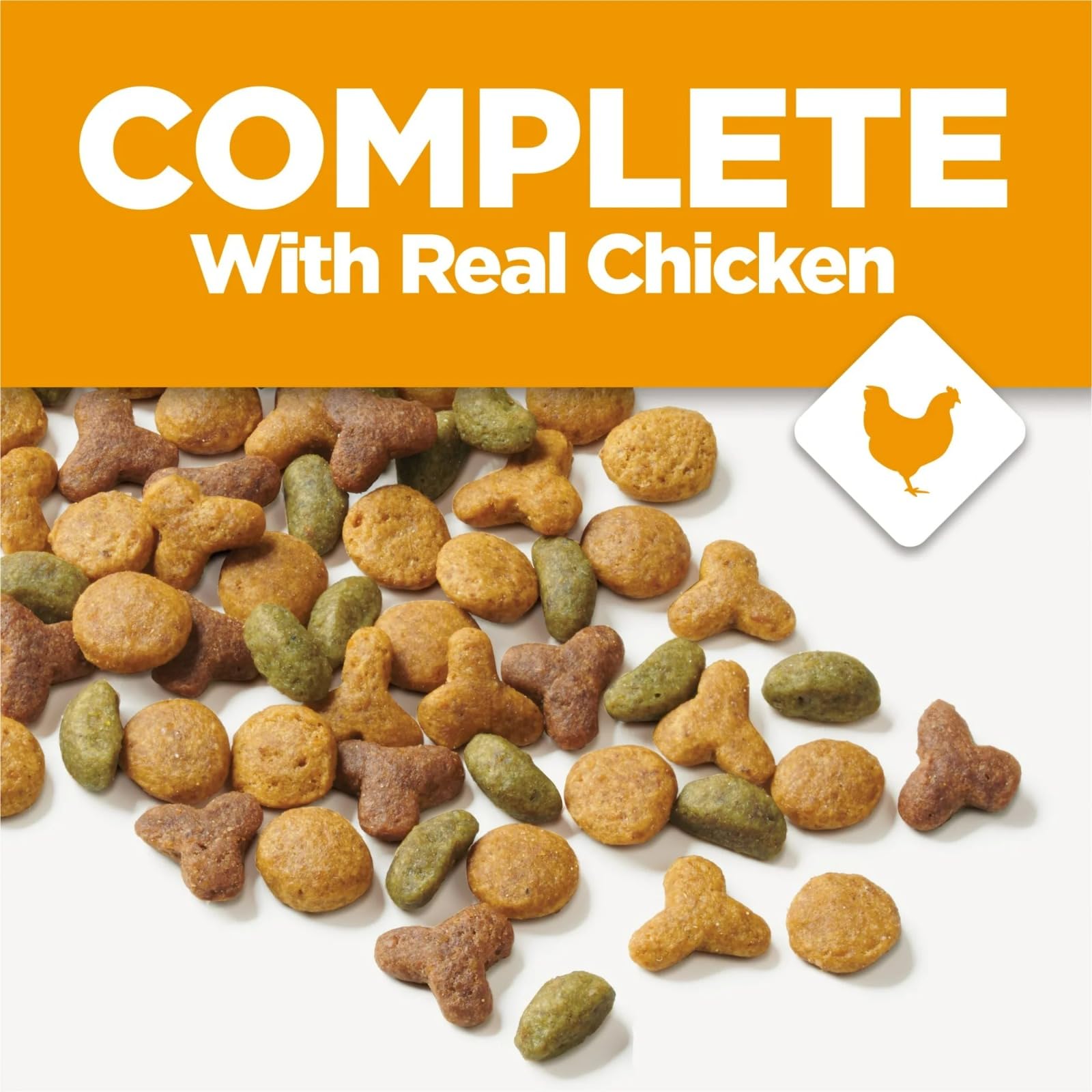 Purina Cat Chow gato comiendo, experiencia sabrosa para gatos exigentes.