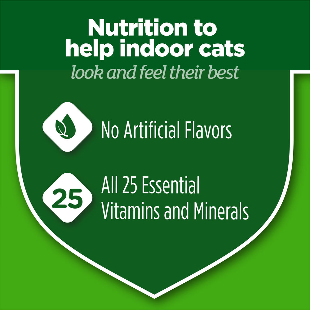 Purina Cat Chow para interiores sabor crujiente de pollo.