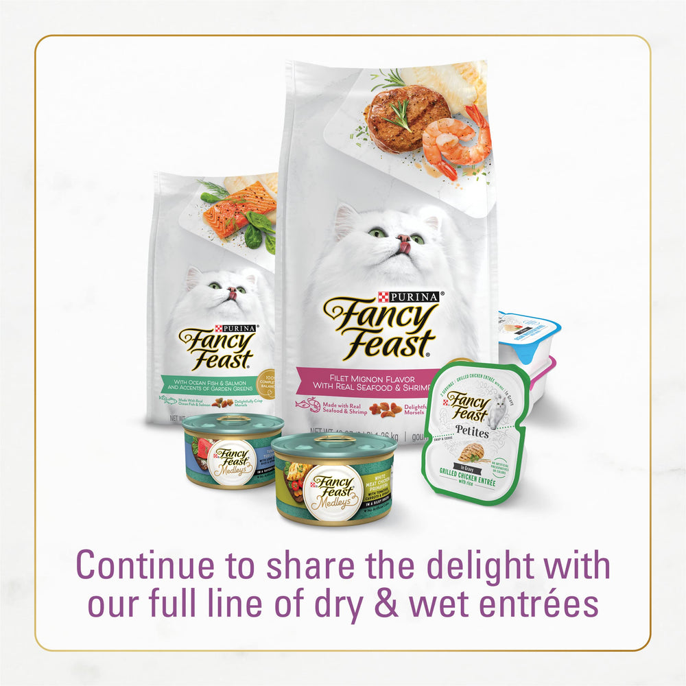 Purina Fancy Feast fabricado en instalaciones Purina para calidad constante.