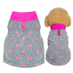Rbenxia gris con corazon en el chaleco para perro, ideal para paseos diarios.