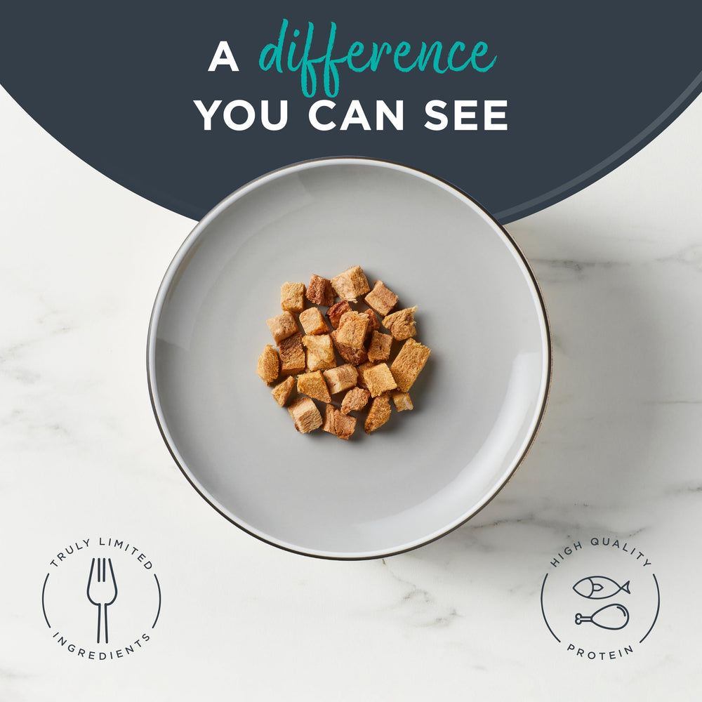 Snack de filete de atún de Reveal, sabroso y rico en proteína para gatos activos.