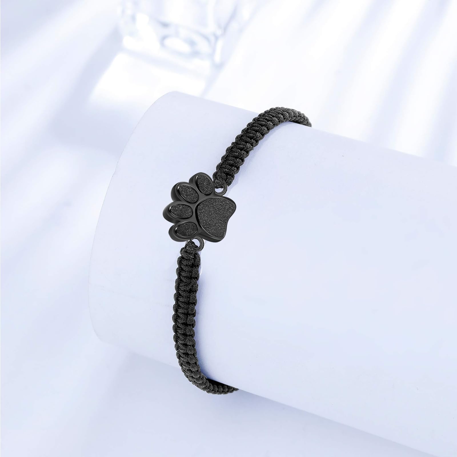 Pulsera RIPFEVURN lista para regalo, empaquetada con accesorios.