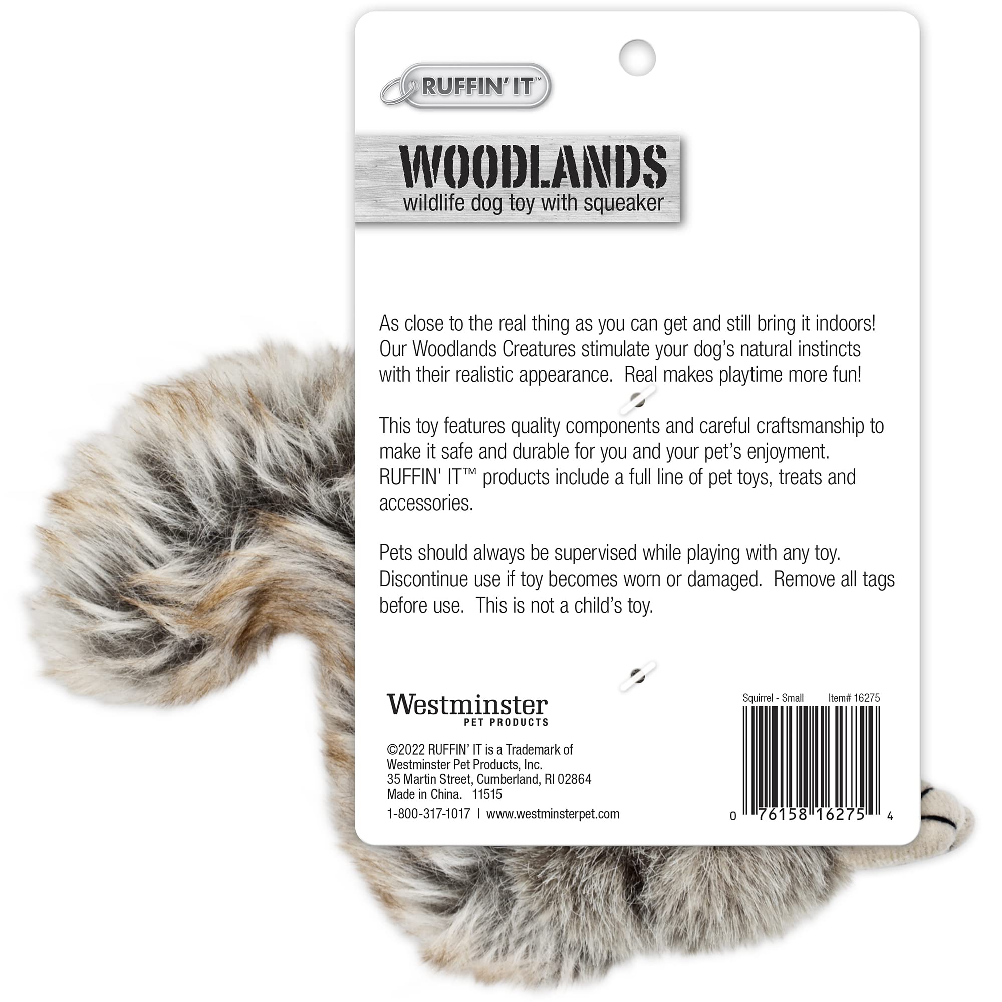 Ruffin' It Peluche duradero para perros, diseño resistente para sesiones largas.