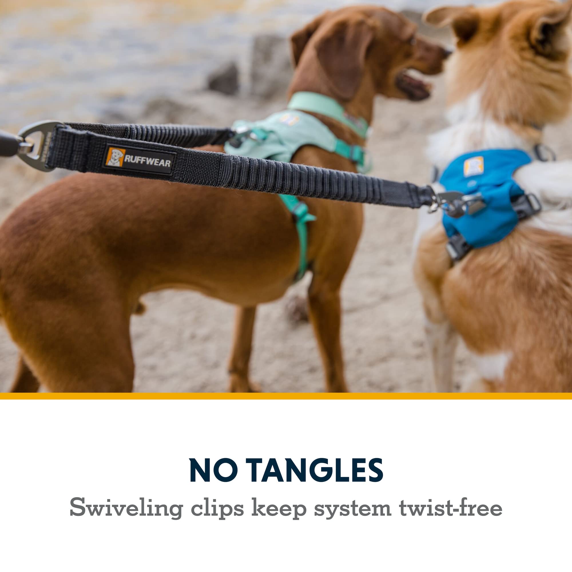 Ruffwear Doble Acoplador muestra mecanismo giratorio que reduce torsiones.