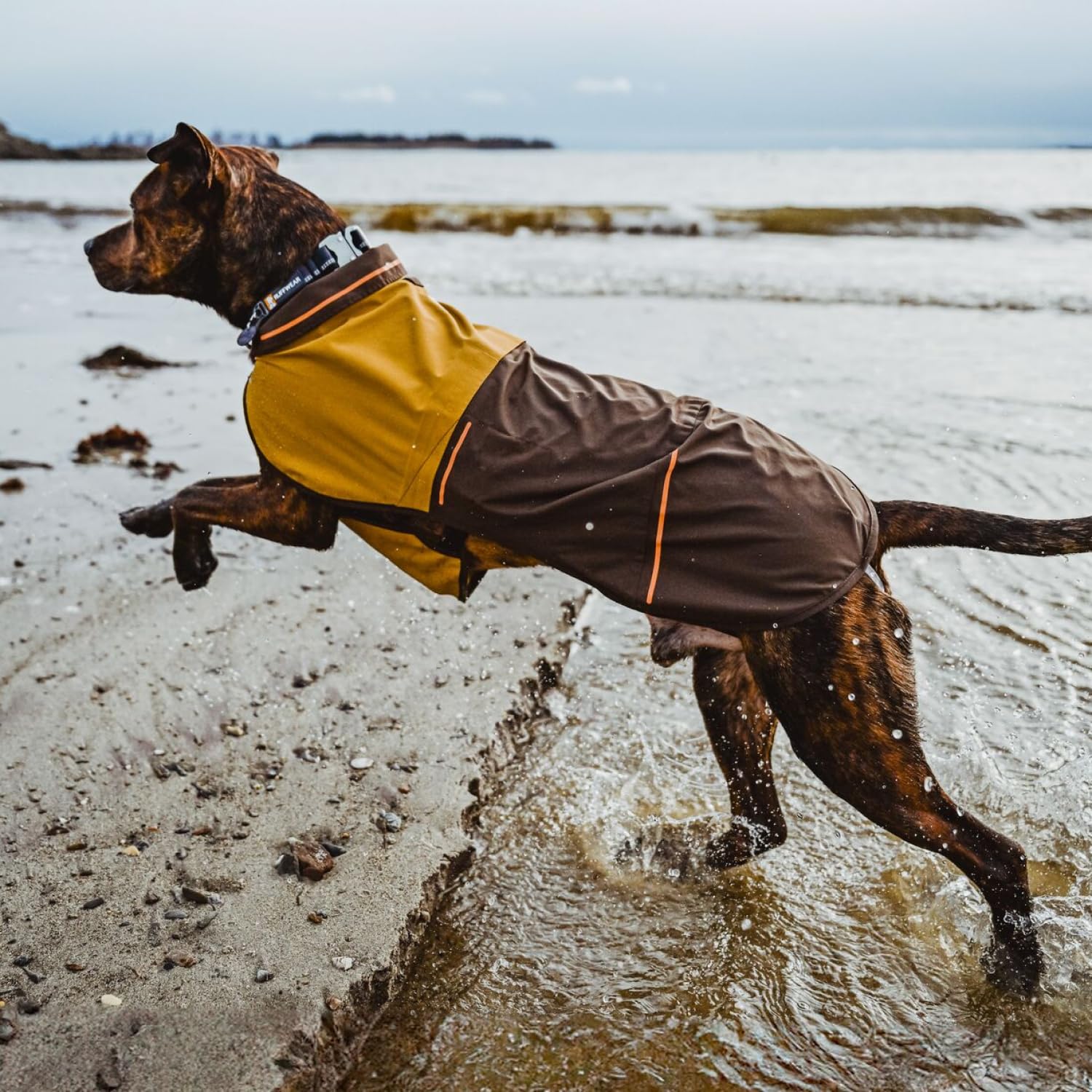 Ruffwear Sun Shower: apertura para arnés con cobertura completa