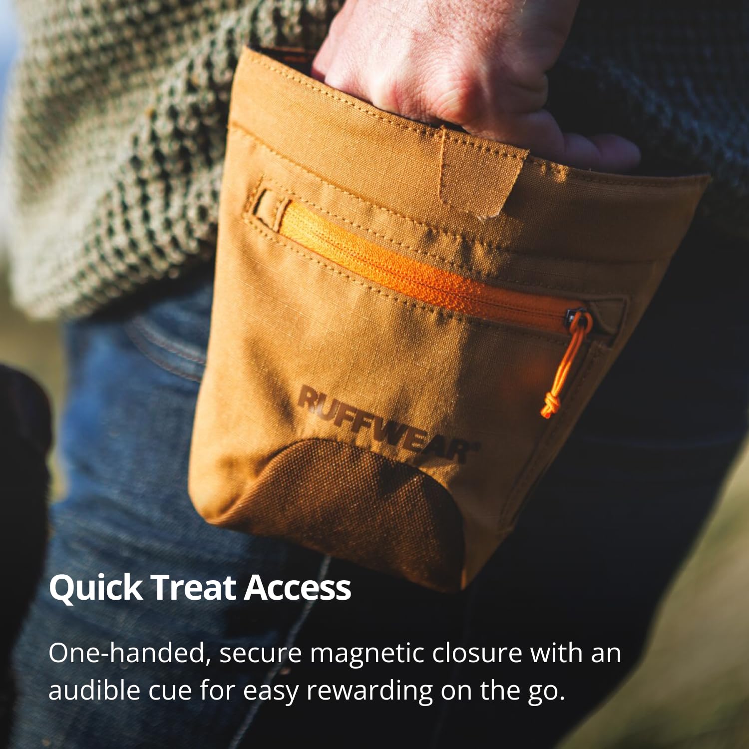 Ruffwear Treat Trader con cierre magnético audible facilita recompensas precisas
