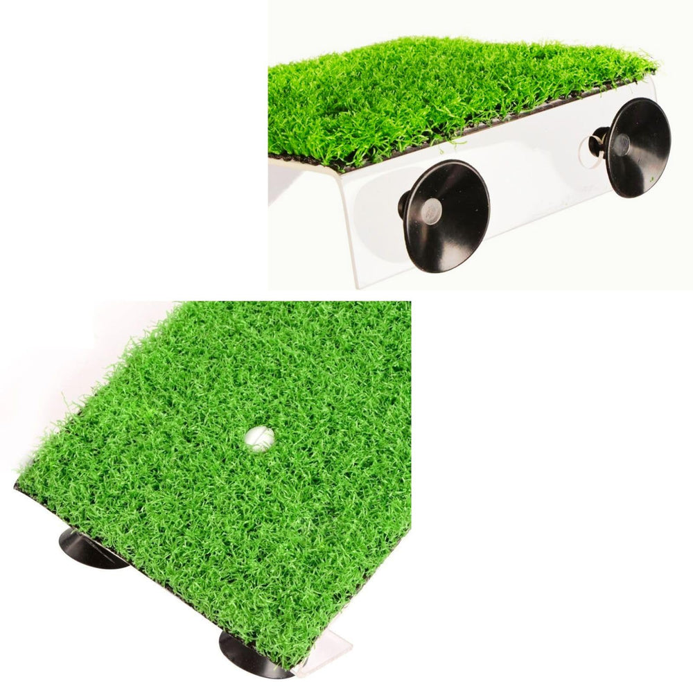 Césped artificial realista Saim para tortugas, mejora el hábitat y ofrece superficie cómoda.