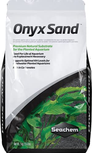 Seachem Onyx Sand en acuario, ideal para plantas y arrecifes, uso versátil