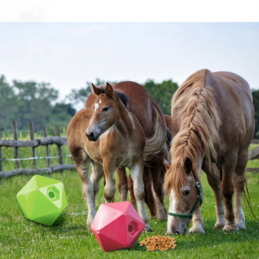 Seenelling bola verde para paddock, doble entretenimiento en corral y box.