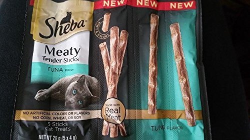 Textura blanda y mordible de Sheba Meaty Tender Sticks, ideal como premio ocasional