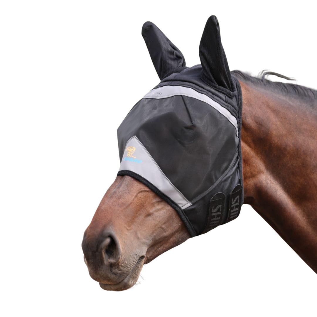Shires FlyGuard Pro con malla fina y orejas para protección durante el pastoreo.