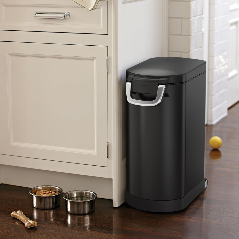 simplehuman asa ergonómica de cierre evita que las mascotas abran