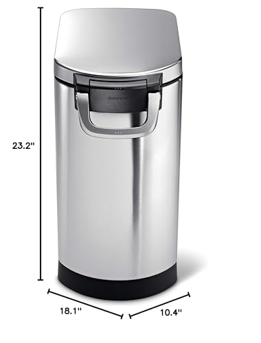 simplehuman ruedas integradas permiten mover el contenedor fácilmente