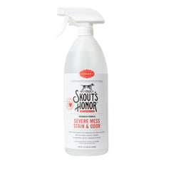 Botella de SKOUT'S HONOR limpiando manchas severas en alfombras
