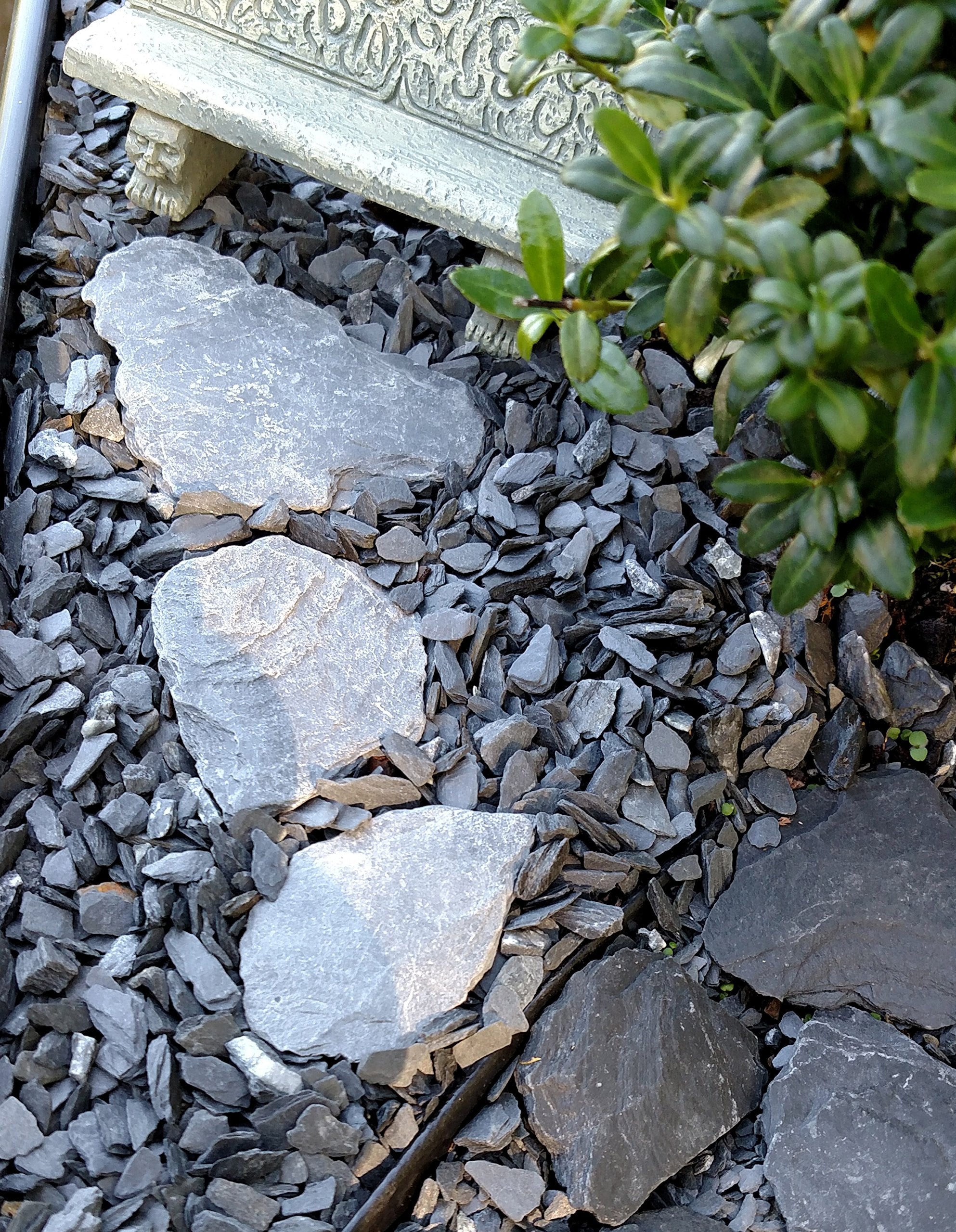 Small World Slate & Stone escena natural para miniaturas y jardines de hadas