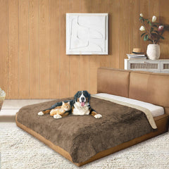 Snugglesinto manta-perro-plush ofrece suavidad duradera para el descanso del peludo.