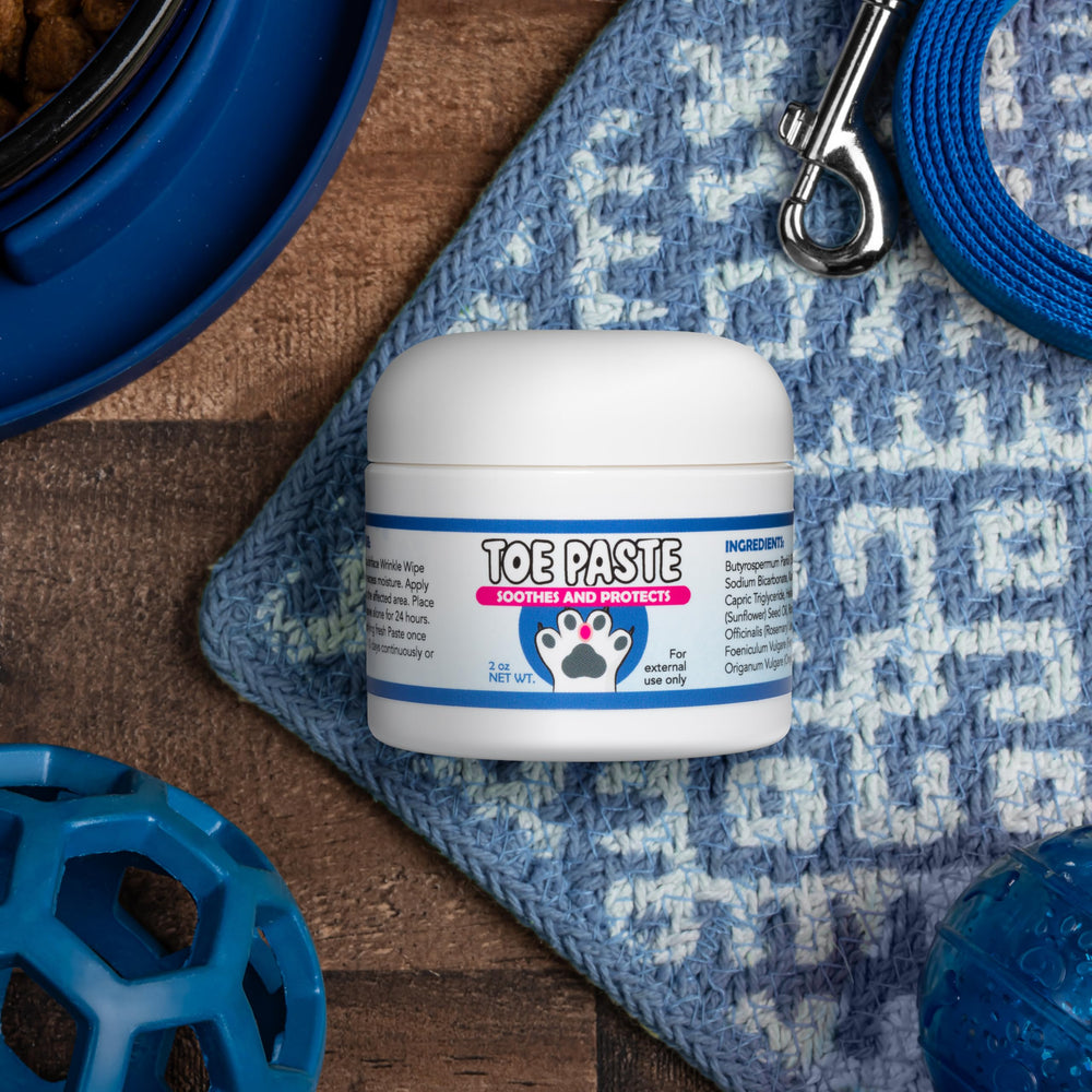 Cuidado integral de patas con Squishface, hidratación y protección.