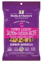 Stella & Chewy's trozos crudos de salmón y pollo para gatos, snack sabroso y nutritivo.