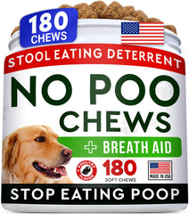 Envase de STRELLALAB No Poo Chews para perros, práctico para usar.
