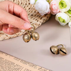La campana-bronce-grande en collar Styquenzer es perfecta para avisos audibles en exteriores.