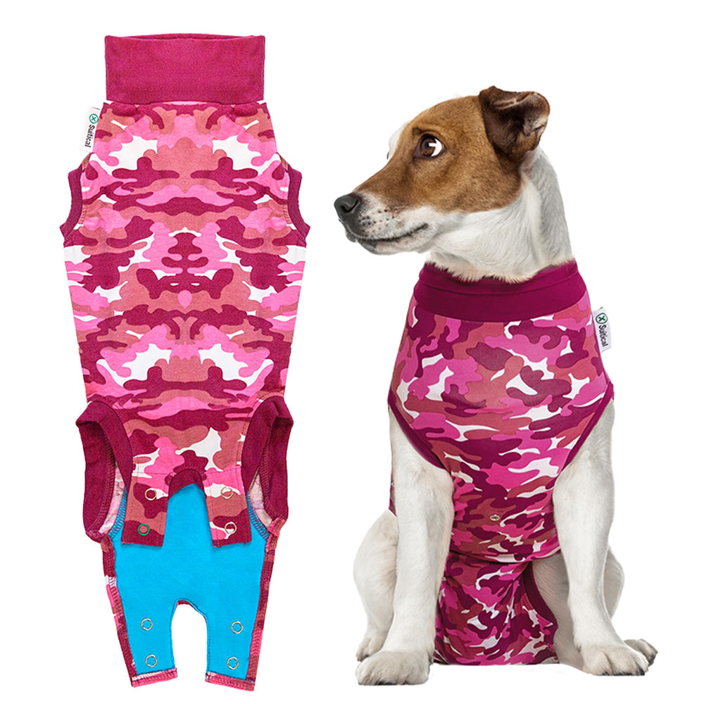 Suitical Recovery Suit para perro en rosa camuflado, protege suturas y evita lamidos.