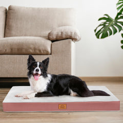 Sunheir cama ortopédica para perros grandes, superficie suave y rosada.