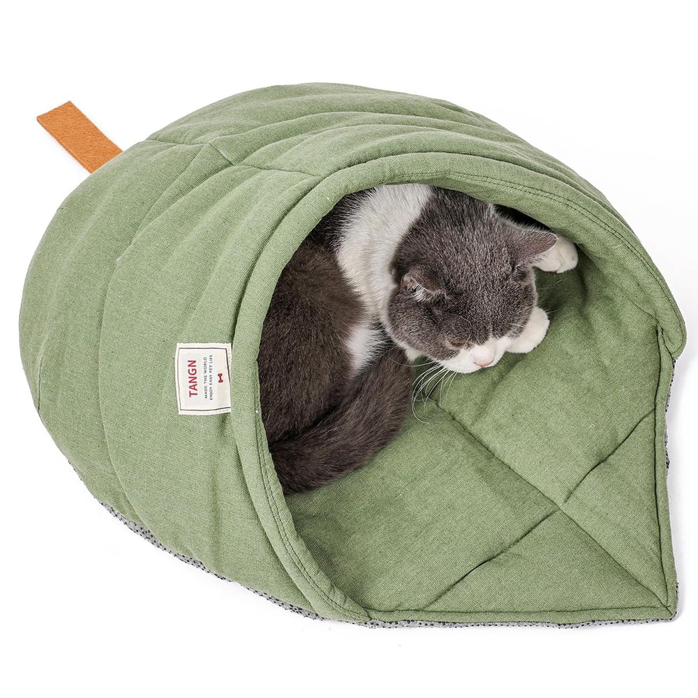 Tangn cama-gato-lino-verde ofrece descanso cómodo y cálido para tu felino.