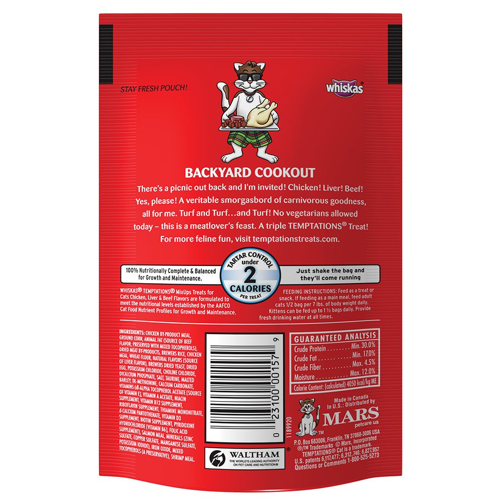 Textura crocante de Temptations Backyard Cookout, snack satisfactorio para gatos.