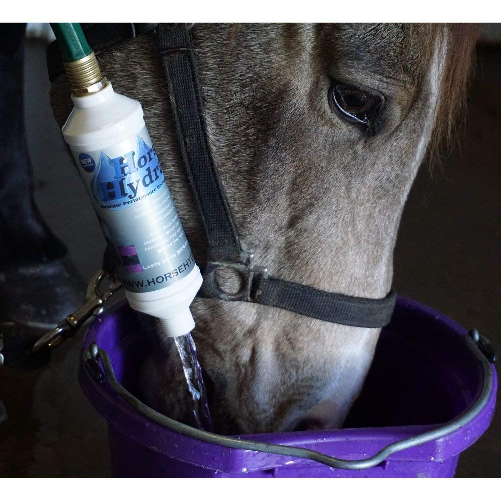 The Horse Hydrator mejora sabor y olor del agua para caballos.