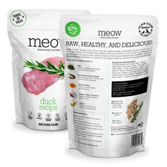 Trozos liofilizados de Meow Duck listos para comer o añadir a la comida.