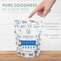 MEOW sirve como topper para comidas de gatos, añadiendo sabor natural.