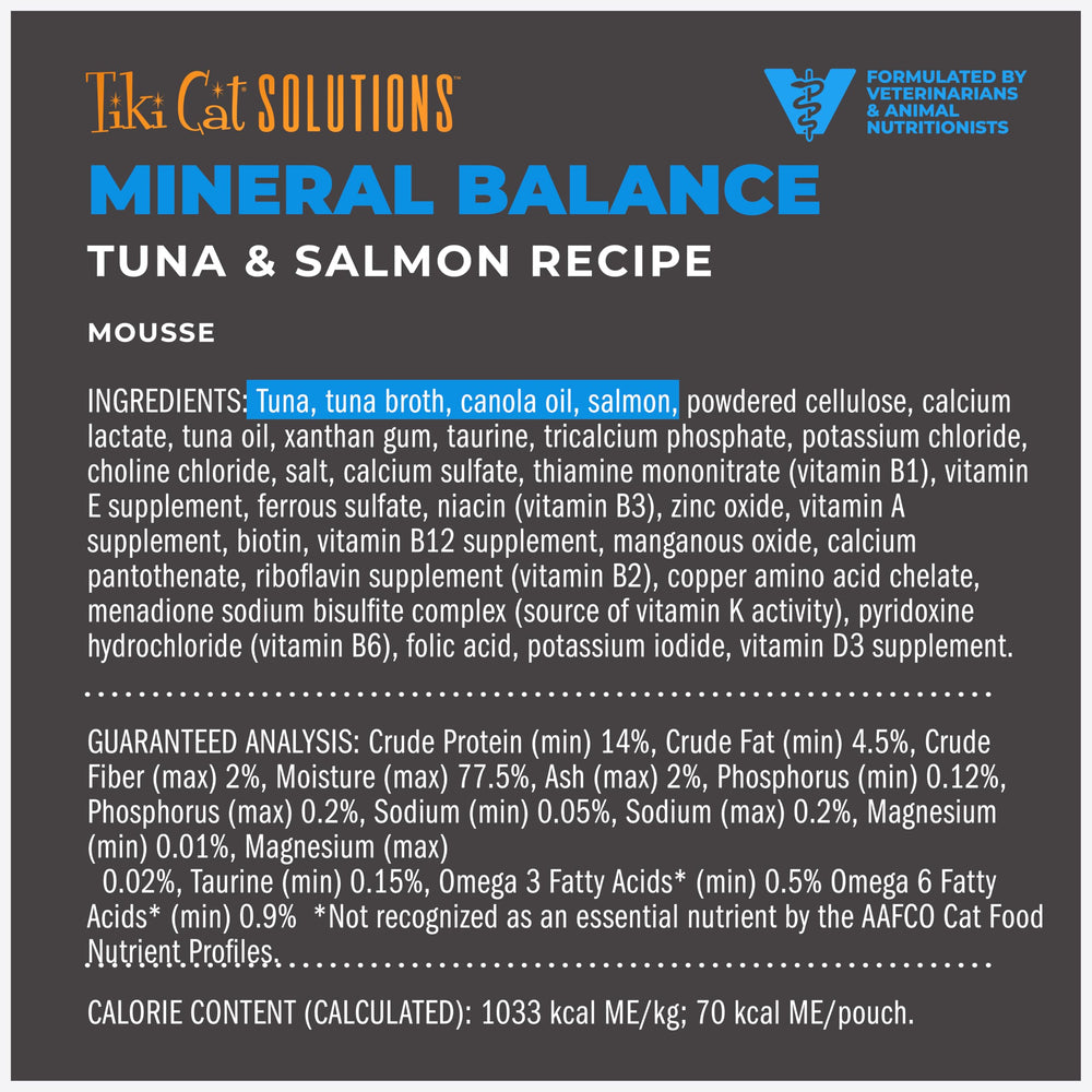 Sabor atún y salmón de Tiki Cat Solutions Mineral Balance Mousse en plato.